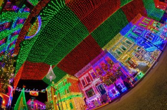 The new (as of 2011) canopy of lights at the Osborne Family Spectacle of Dancing Lights. This Osborne Lights are probably one of the most mesmerizing 'attractions' at Walt Disney World, and this is the new highlight of the display!More photos of the Osborne Lights: to view full size!